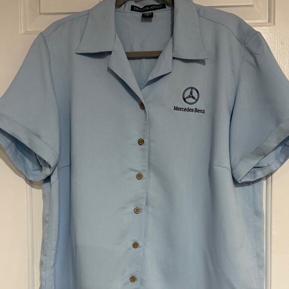 Mercedes-Benz Devon & Jones Women's Light Blue Button Down Shirt Bundle - Picture 5 of 10